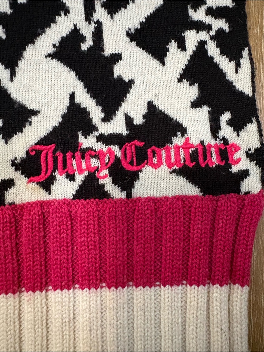 Juicy Couture Wool Scarf in Black & White